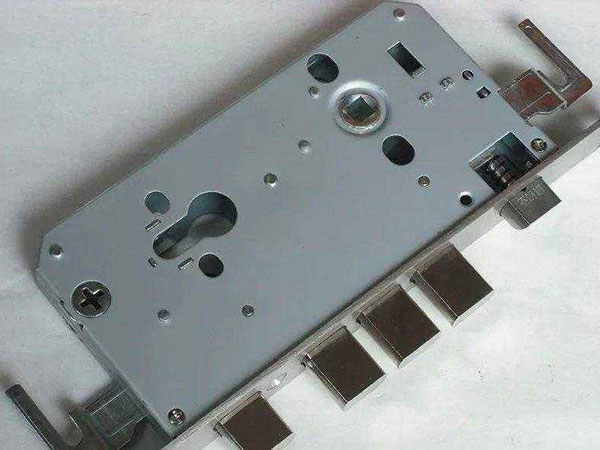 塔什库尔干塔吉克24小时上门开锁公司