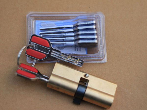 塔什库尔干塔吉克24小时上门开锁公司